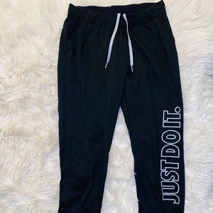 Women’s Nike sweatpants - Black